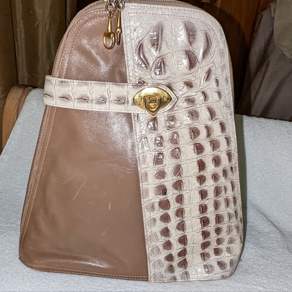 Vintage Due Fratelli sling bag.